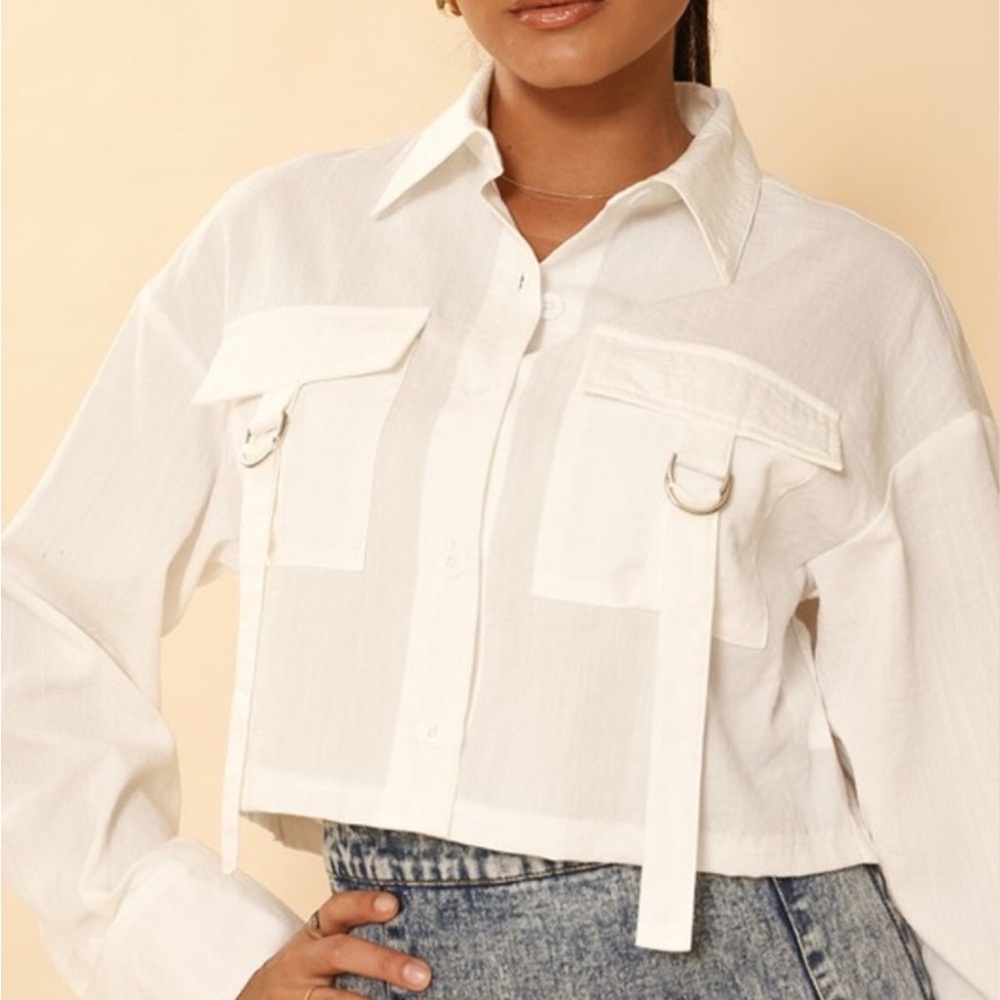 White long sleeve crop top with front pocket